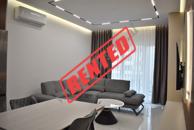 Apartament 1+1 me qira ne zonen e Zogut te Zi prane Qatar Center ne Tirane.
Pozicionohet ne katin e